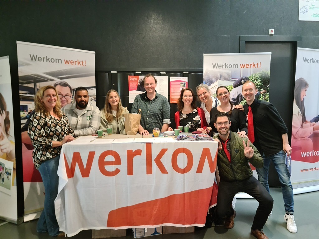 foto: Waterland Werkt, poserende groep Werkom