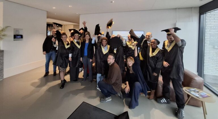 Feestelijke diploma-uitreiking studenten keukenassistent